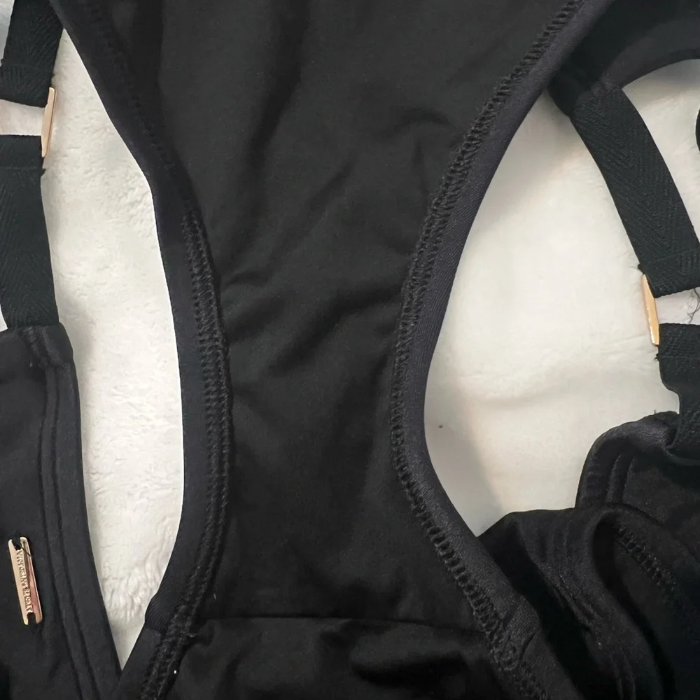 Victory Secret 34dd Large bottom Black Strappy Bikini Set with gold hardware - Picture 9 of 9